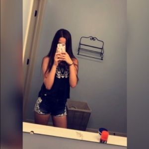 Meet your Posher, Olivia